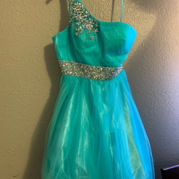 Formal dress, homecoming dress, quinceañera dress - Picture 3 of 3